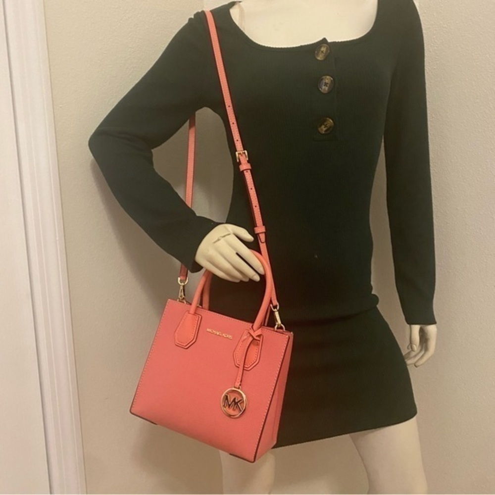 New Michael Kors Mercer medium messenger Bag - Picture 7 of 15